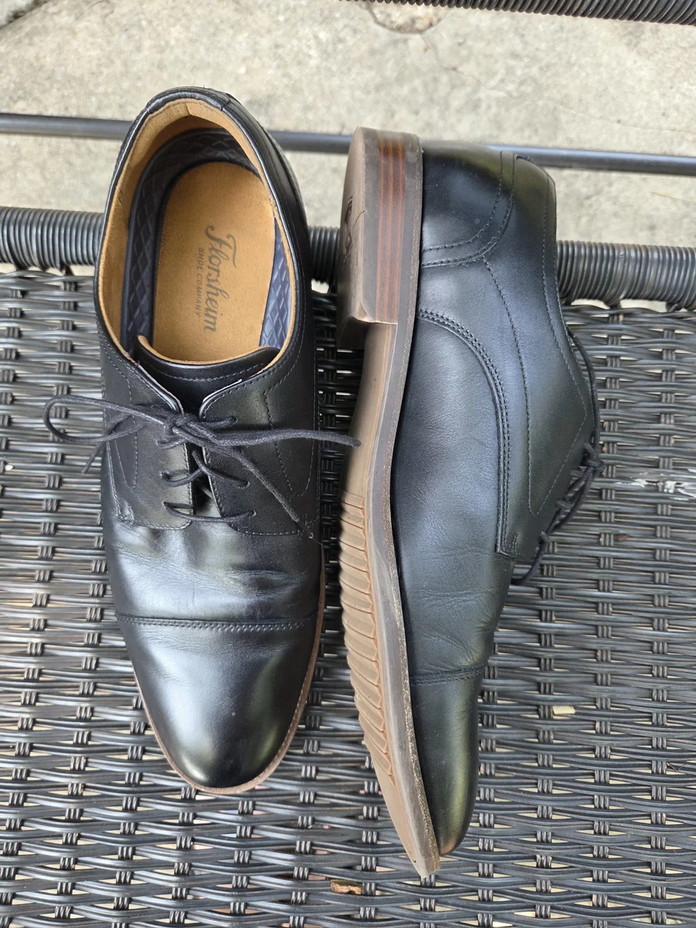 FLORSHEIM Men's Black Cap Toe Oxford Dress Shoes Size 10.5